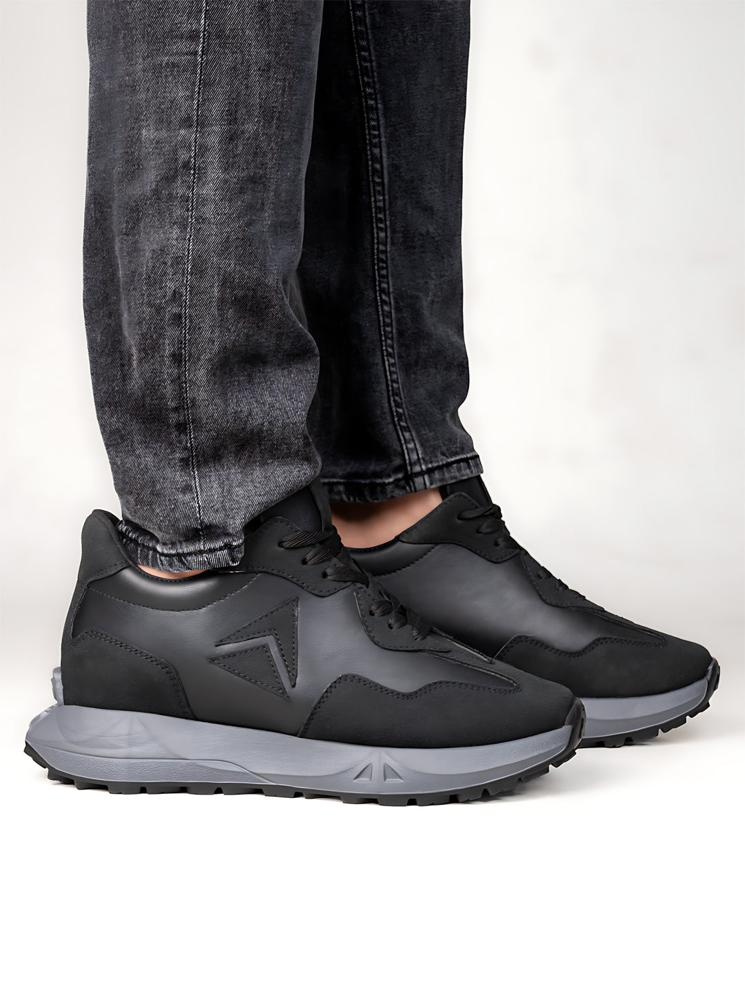 Orren Elevator Sneakers – Black