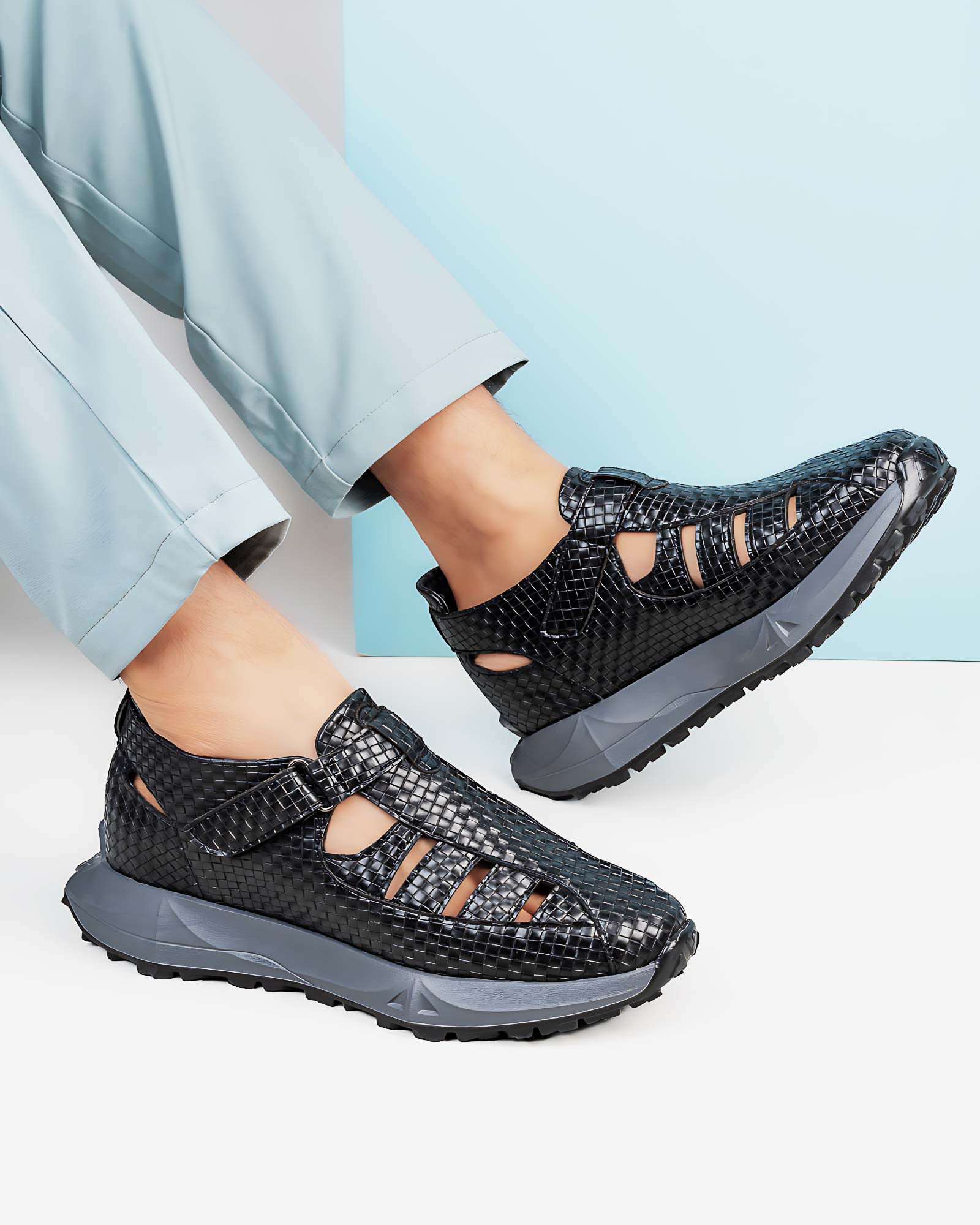 Elevora Airquad Elevator Sandals – Black