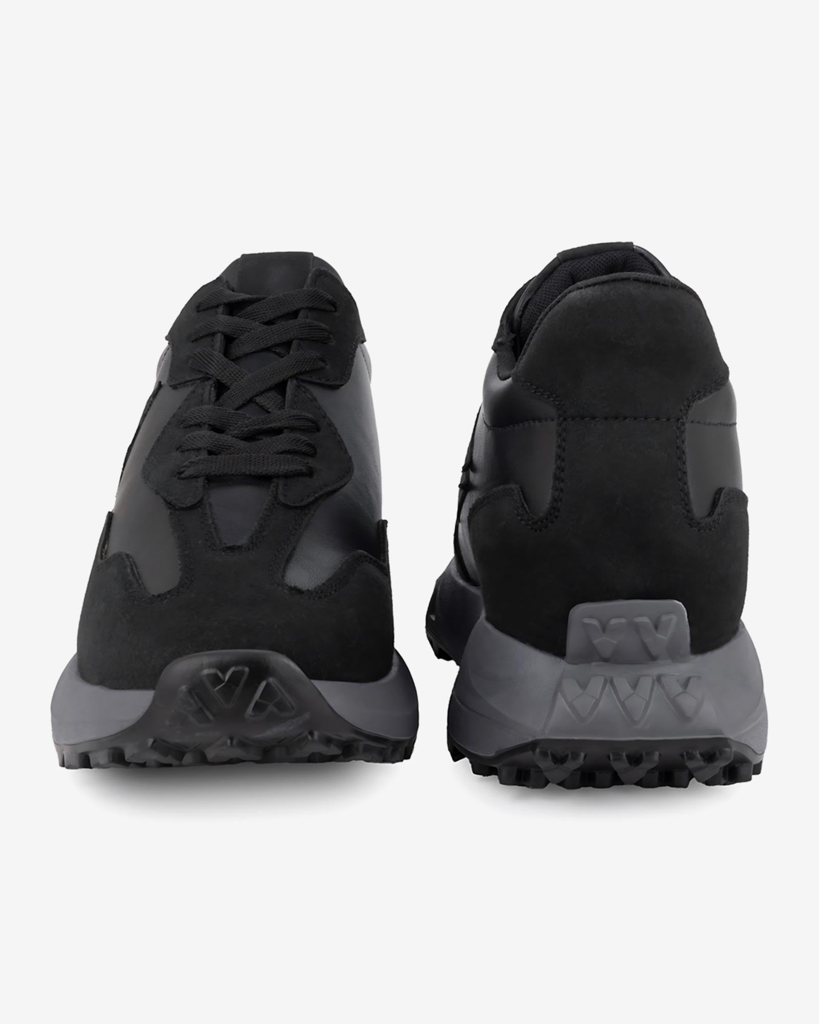 Front and back angles of Hitoes Orren black height increasing sneakers